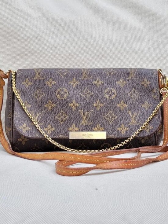 Louis Vuitton Handbags - LOUIS VUITTON Favorite MM Monogram Bag